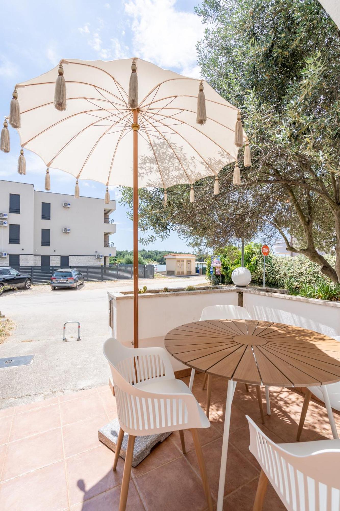 App Akumal-25M Zum Meer, Privatparkplatz, 50 Zoll Smart Tv, Sat Medulin Kültér fotó